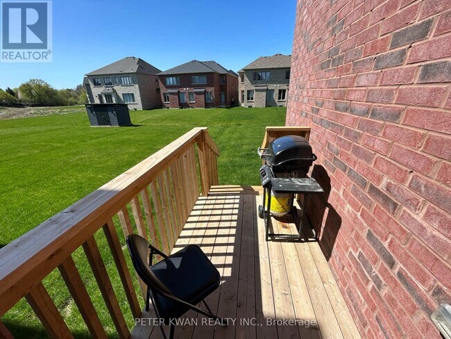 Building Photo - 210 Thompson Dr