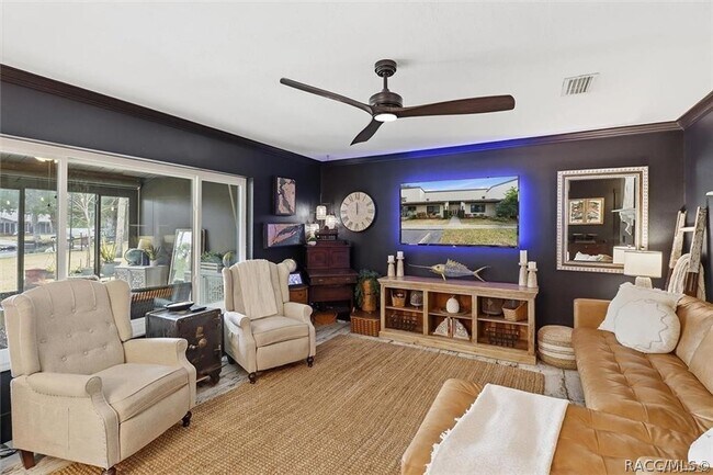 Foto del edificio - 1637 SE Paradise Cir