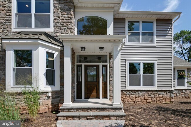 Building Photo - 762 Georgetown Franklin Turnpike