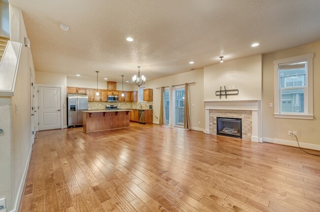 Building Photo - 590 SW 199th Ave