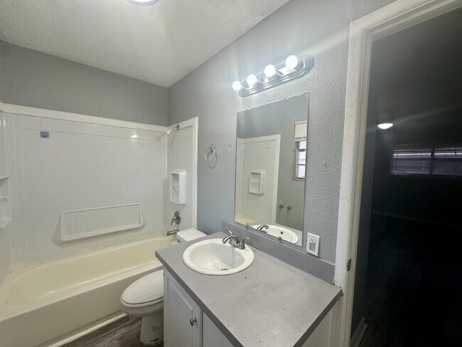 Building Photo - 1809 14th St