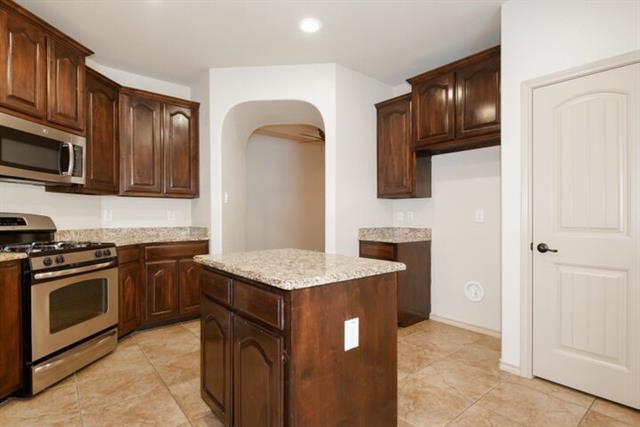 Foto del edificio - 5028 Holliday Dr
