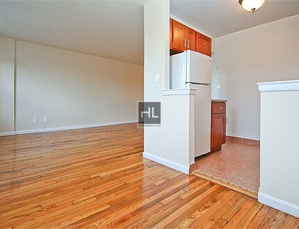 Foto del edificio - BAXTER AVENUE