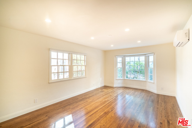 Building Photo - 901 Parkman Ave