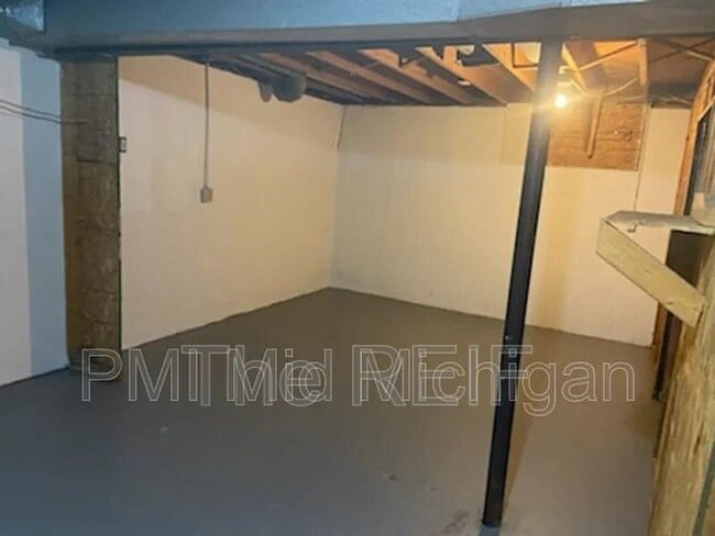 Building Photo - 5517 Drexel St