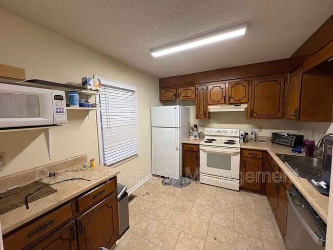 Photo - 112 College Heights Blvd House