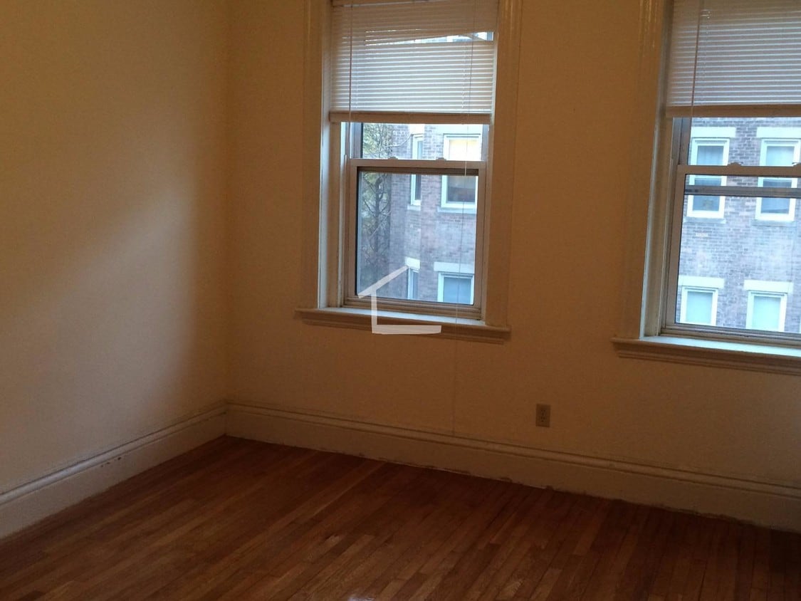 Primary Photo - 107 Queensberry St