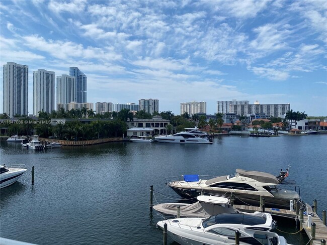 Foto del edificio - 400 Sunny Isles Blvd