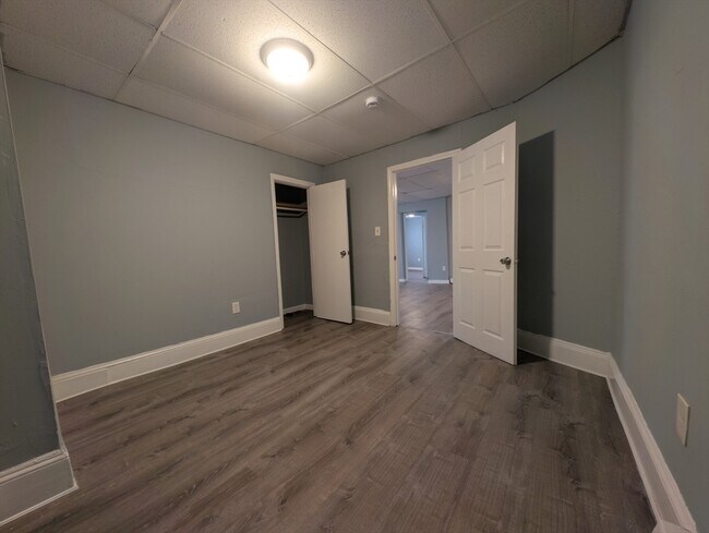 Foto del edificio - 441 Riverside Dr