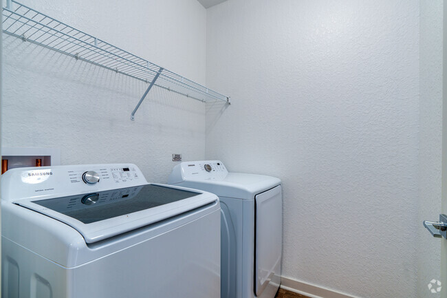 Modern Tahoe - 2BR, 2BA - 1,135SF - Laundry Room - Park Place Oviedo