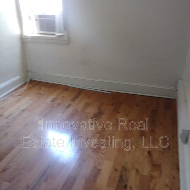 Building Photo - 1163 S Cleveland St