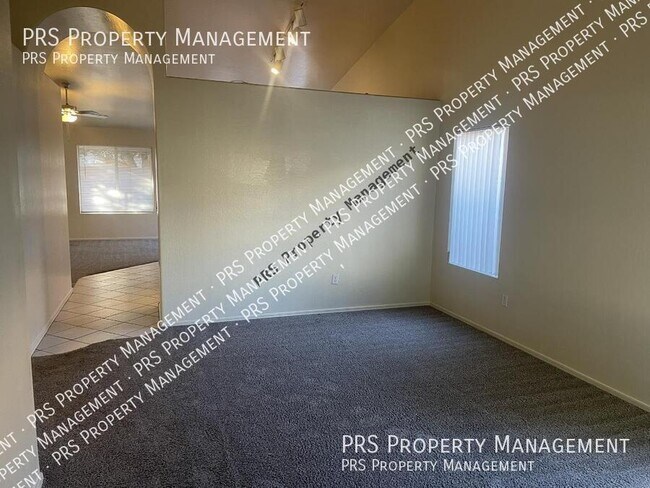 Foto del edificio - 837 E Glenmere Dr