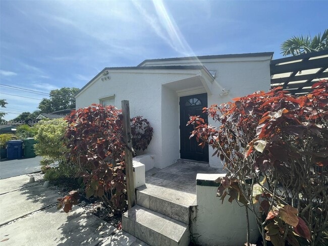 Foto del edificio - 200 NE 110th St