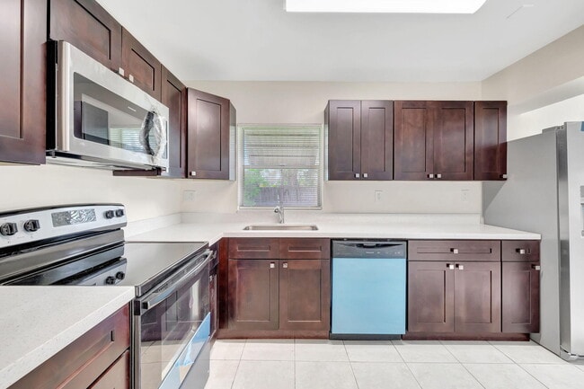 Building Photo - 607 SW 76th Terrace