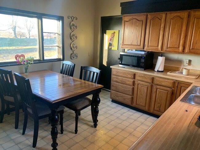 Eat In Kitchen - 731 Lee Rd