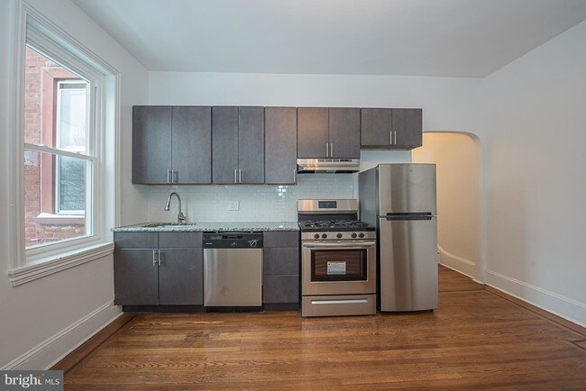 Foto del edificio - 2327 E York St