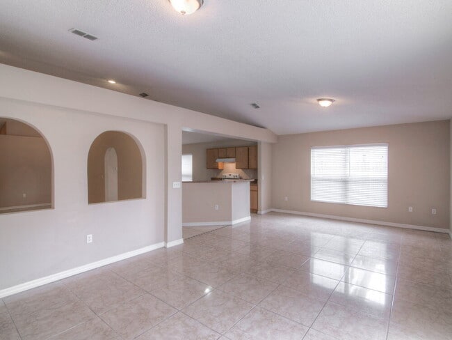 Building Photo - 16041 Wilkinson Dr
