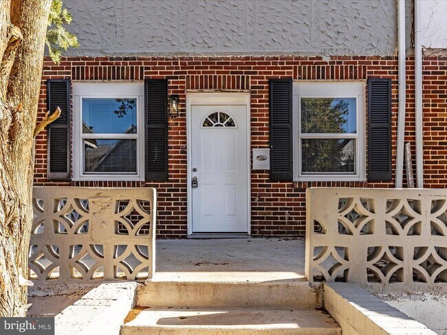 Foto del edificio - 5443 Jonquil Ave