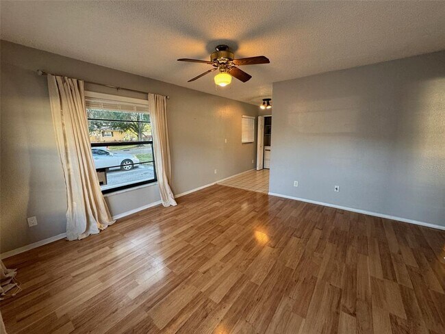 Foto del edificio - 531 93rd Ave N