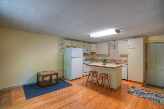 Building Photo - 171 Clarks Falls Rd
