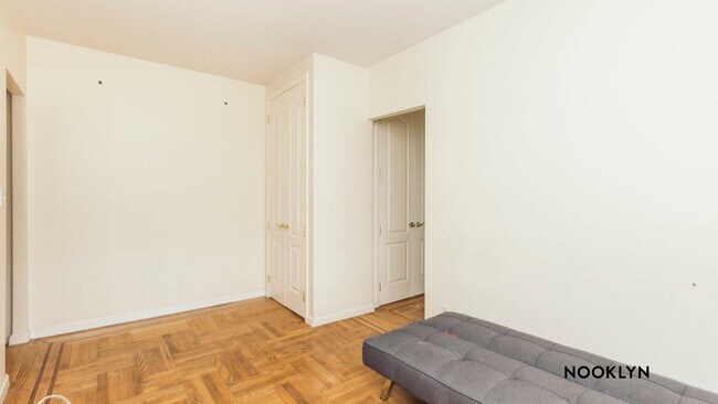 Building Photo - 248 Hewes St