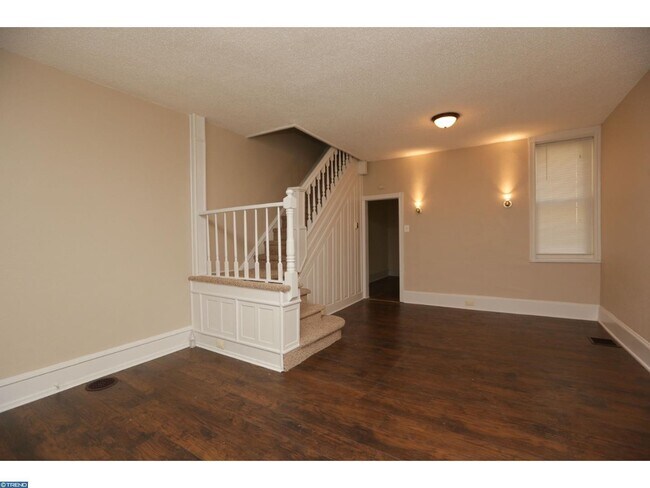 Building Photo - 252 N Wilton St