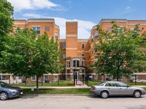 Building Photo - 6015 N Mozart St