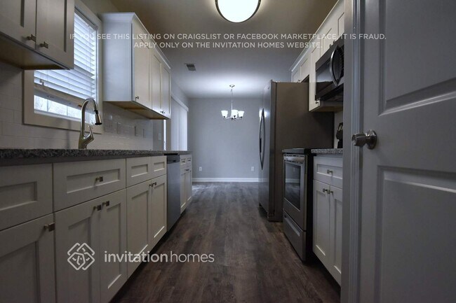 Foto del edificio - 4105 Rev Williams Dr