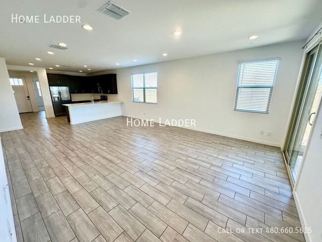 Building Photo - 23083 E Pegasus Pkwy