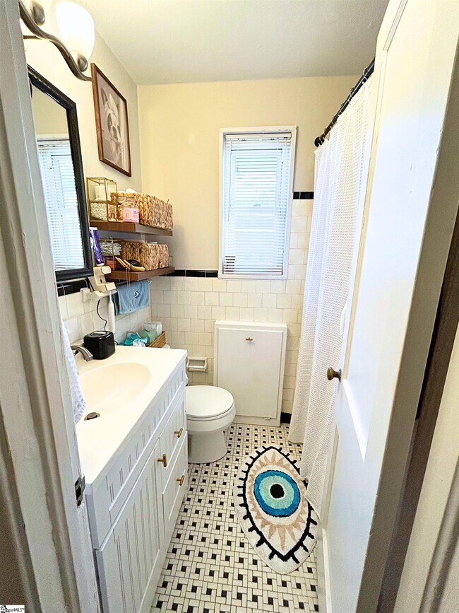 Foto del edificio - 605 University Ridge