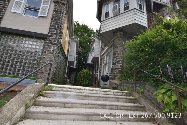 Building Photo - 4312 Spruce St