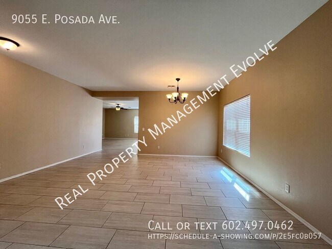 Building Photo - Pretty Mesa Home!