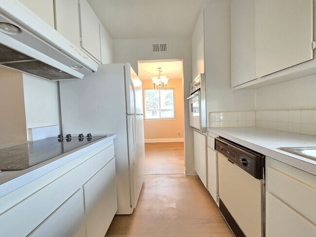 Photo - Henderson Apartment