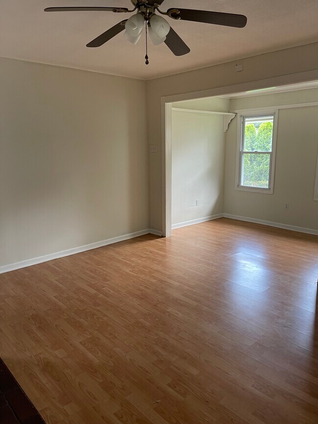 Living room 2 - 35 Hill St