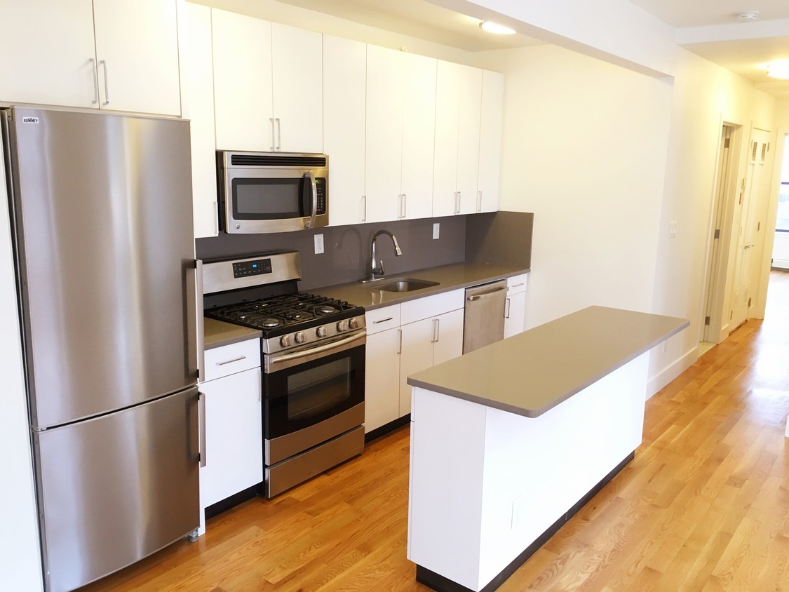 Foto principal - 33-02 Ditmars Blvd