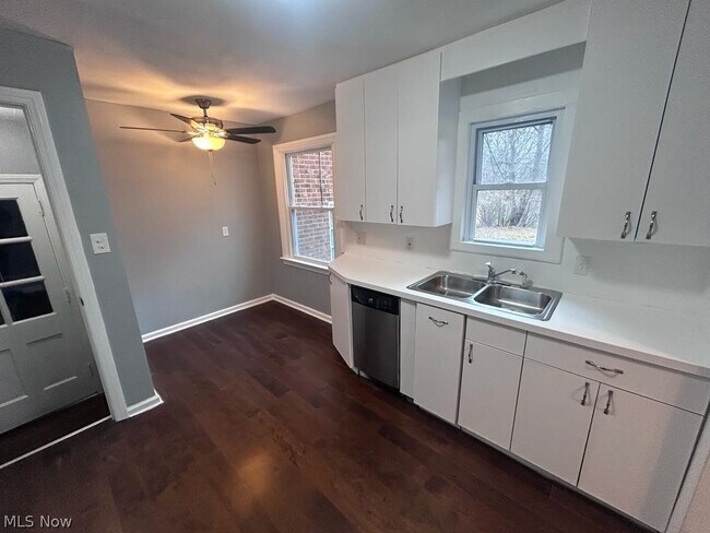 Foto del edificio - 4843 Westbourne Rd