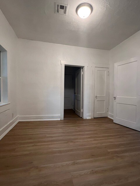 Foto del edificio - 1004 NW 31st St
