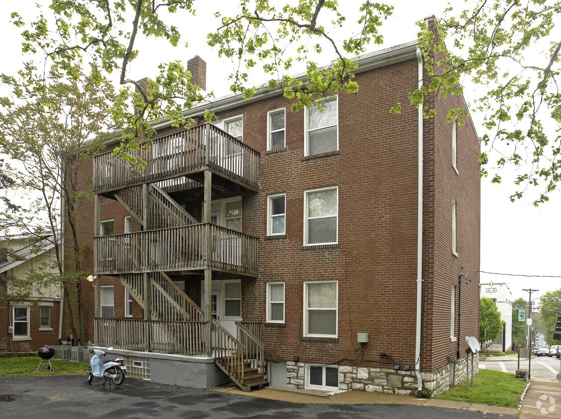 Building Photo - 1369 Mccausland Ave