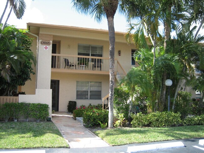 Foto del edificio - 13849 Royal Palm Ct