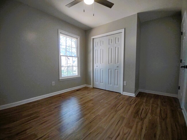 Building Photo - 110 Gun Club Dr