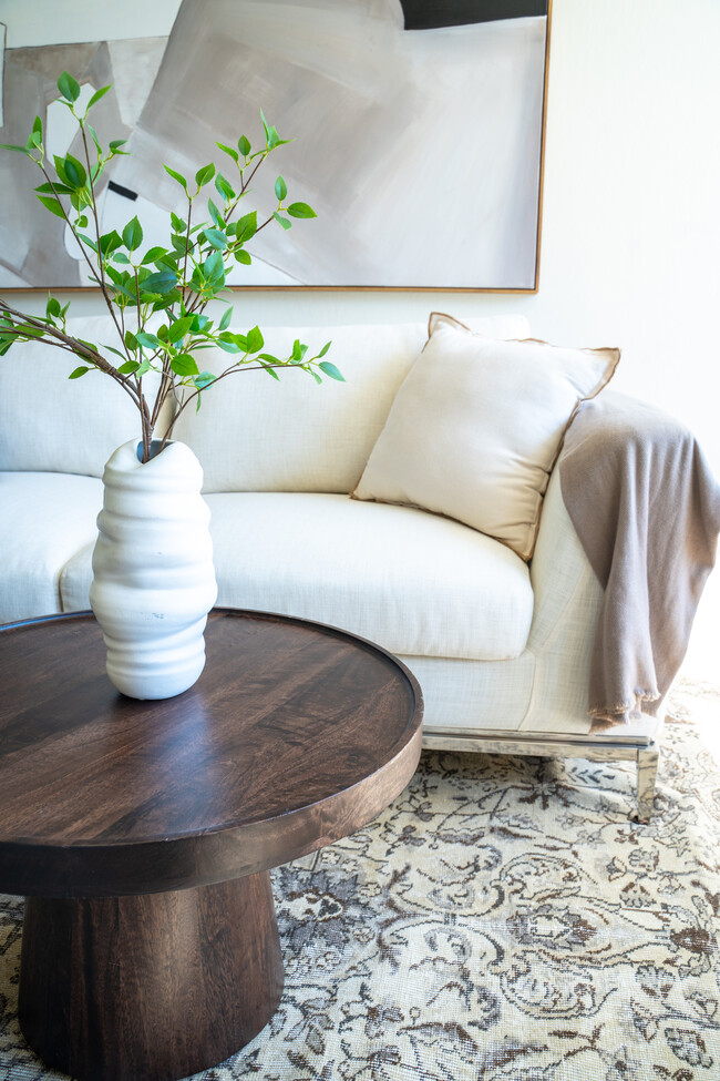 Living Area - Bonnie Brae Terrace