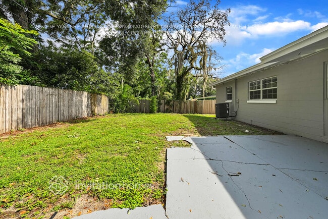 Foto del edificio - 3822 Pine Ridge Rd