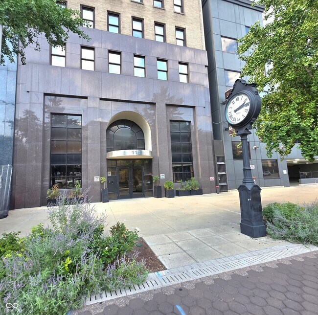 Foto del edificio - 110 E Washington St