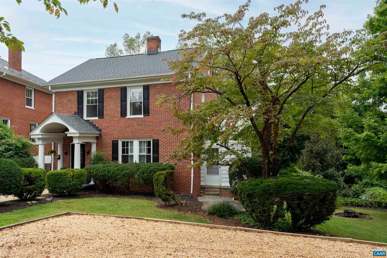 Foto principal - 883 Locust Ave
