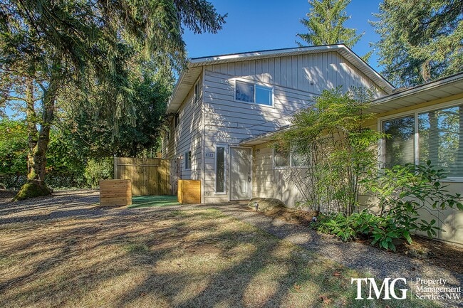 Building Photo - Great 2BD 2-Story Condo in Fantastic Casca...