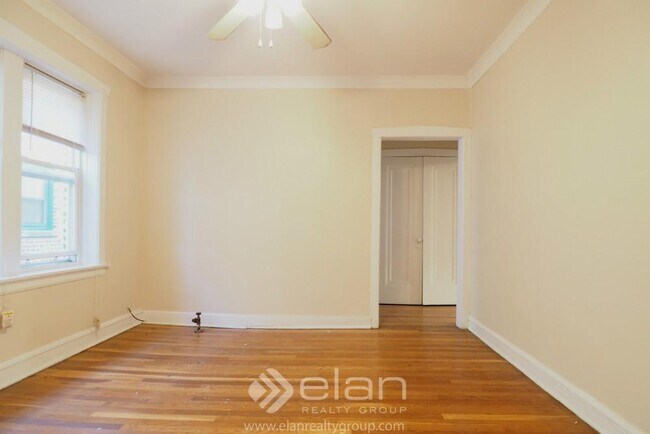 Building Photo - 4045 N Mozart St