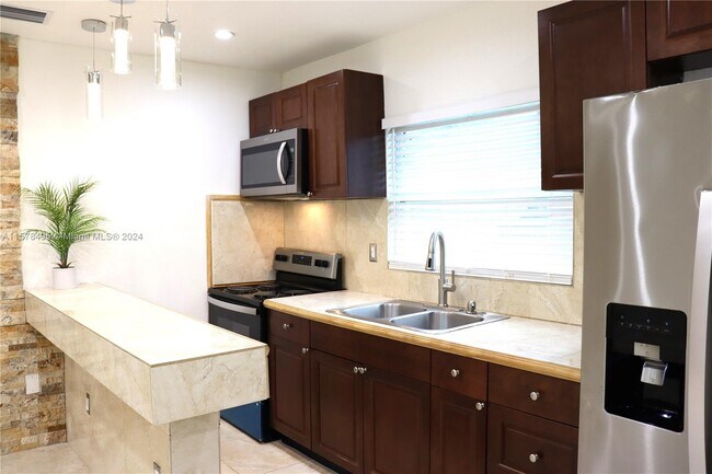 Foto del edificio - 3261 NW 52nd St