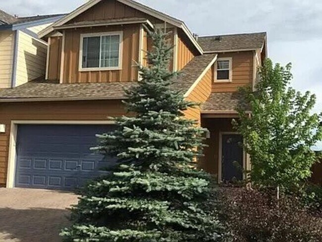 Building Photo - COMING SOON!!!! 3/2.5 adorable unit, with ...