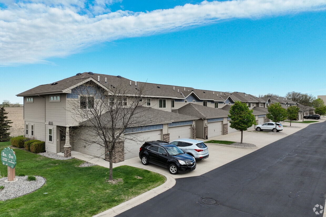Primary Photo - Burl Oak Townhomes