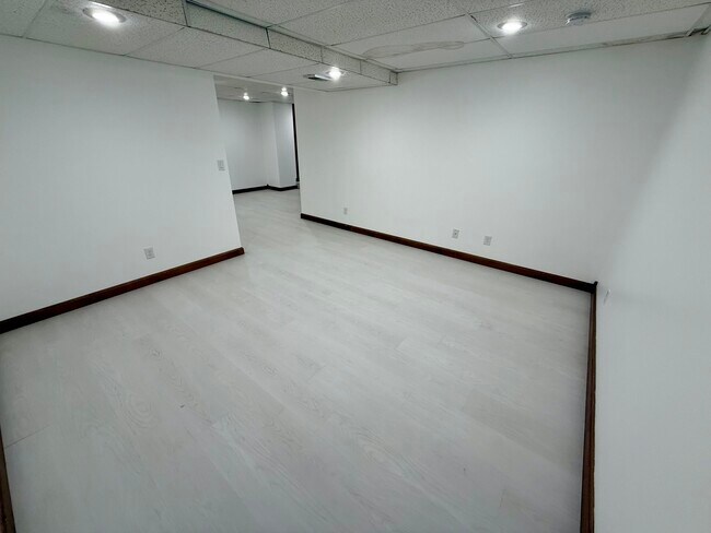 Foto del edificio - 707 Edge Point Ct